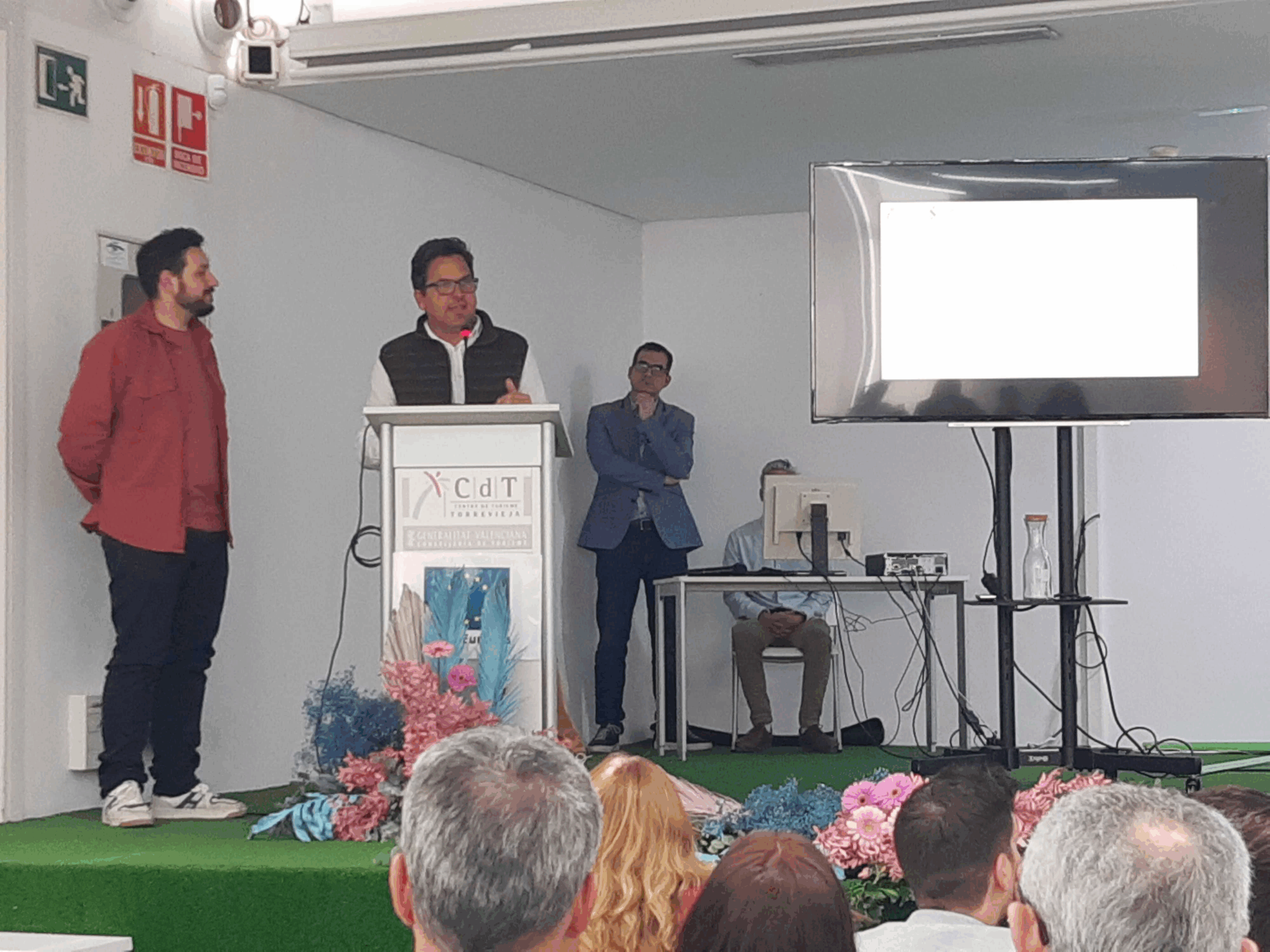 Lucentia Lab Participa en Jornada Sobre Uso de Datos e IA en el Sector Turístico de Torrevieja